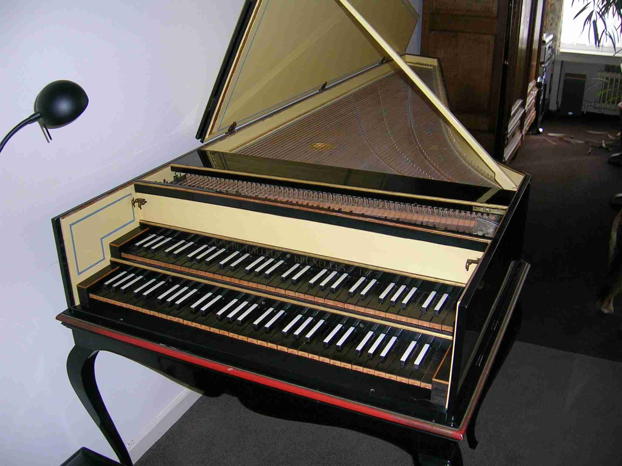 Звук клавесина. Клавесин и клавикорд. Клавесин 18 века. Двух мануальный клавесин. Трехмануальный клавесин.